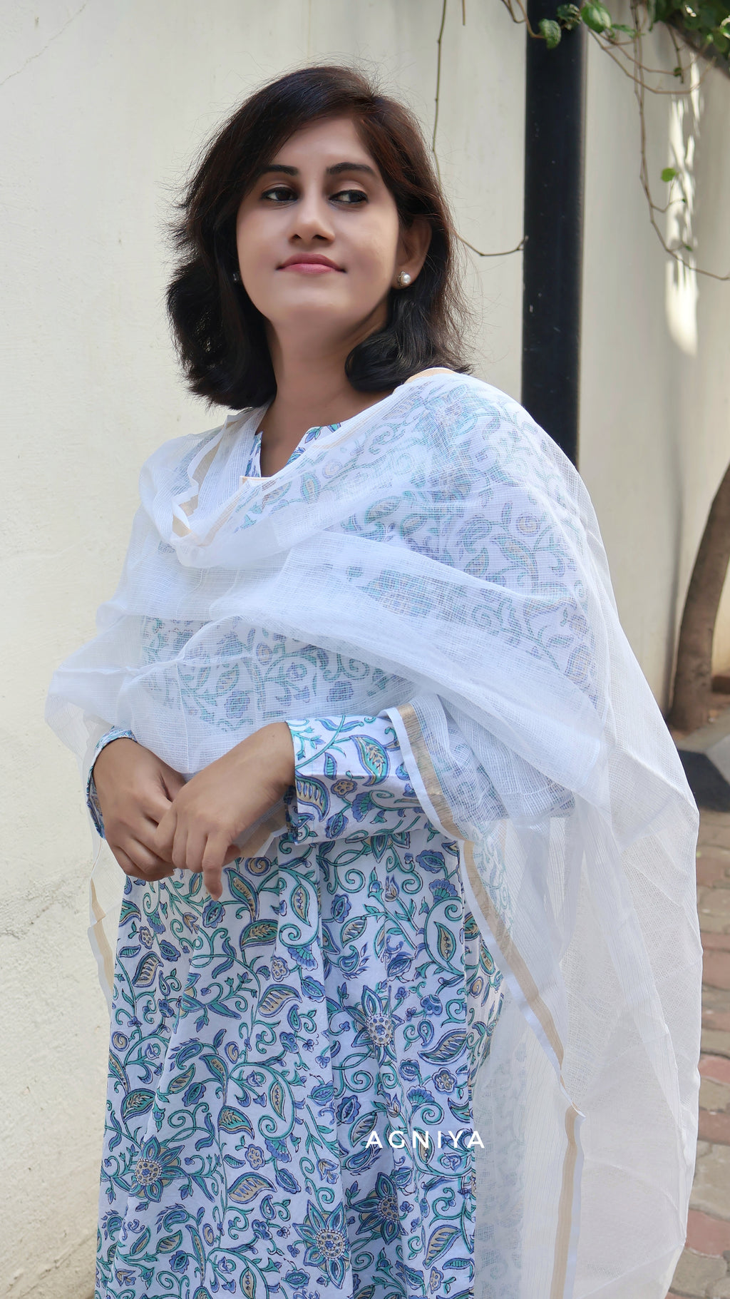 White Kota Doriya Pure Cotton Dupatta with Zari Border