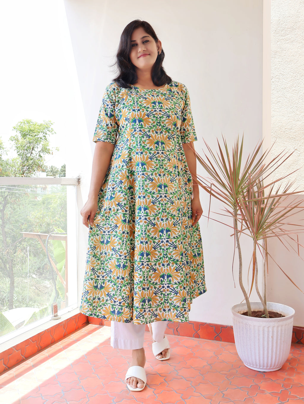 Charm Bloom Paneled Pure Cotton Kurta