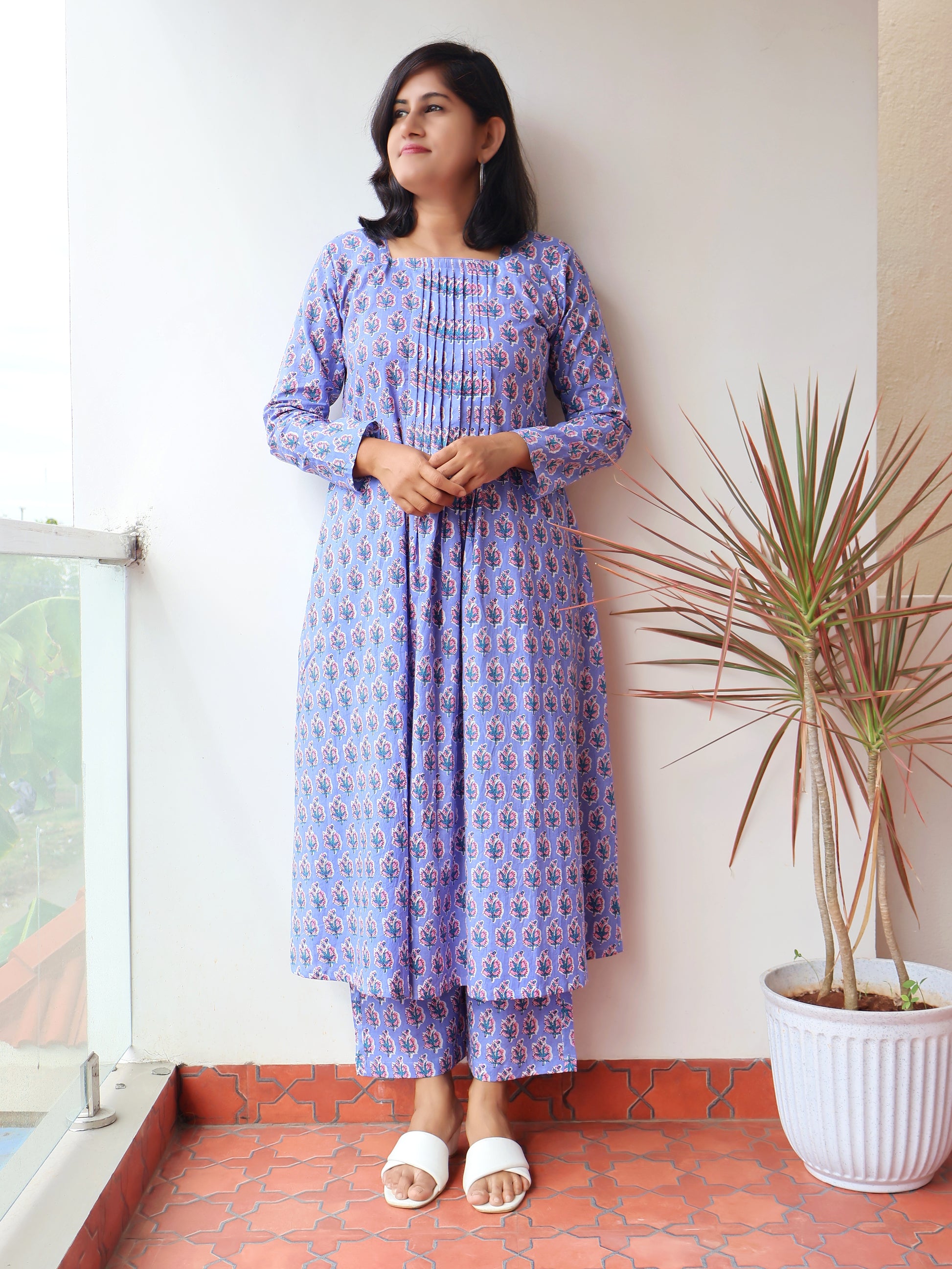 Lavender Dahlia Cotton Pintuck Aline Kurta with Pants