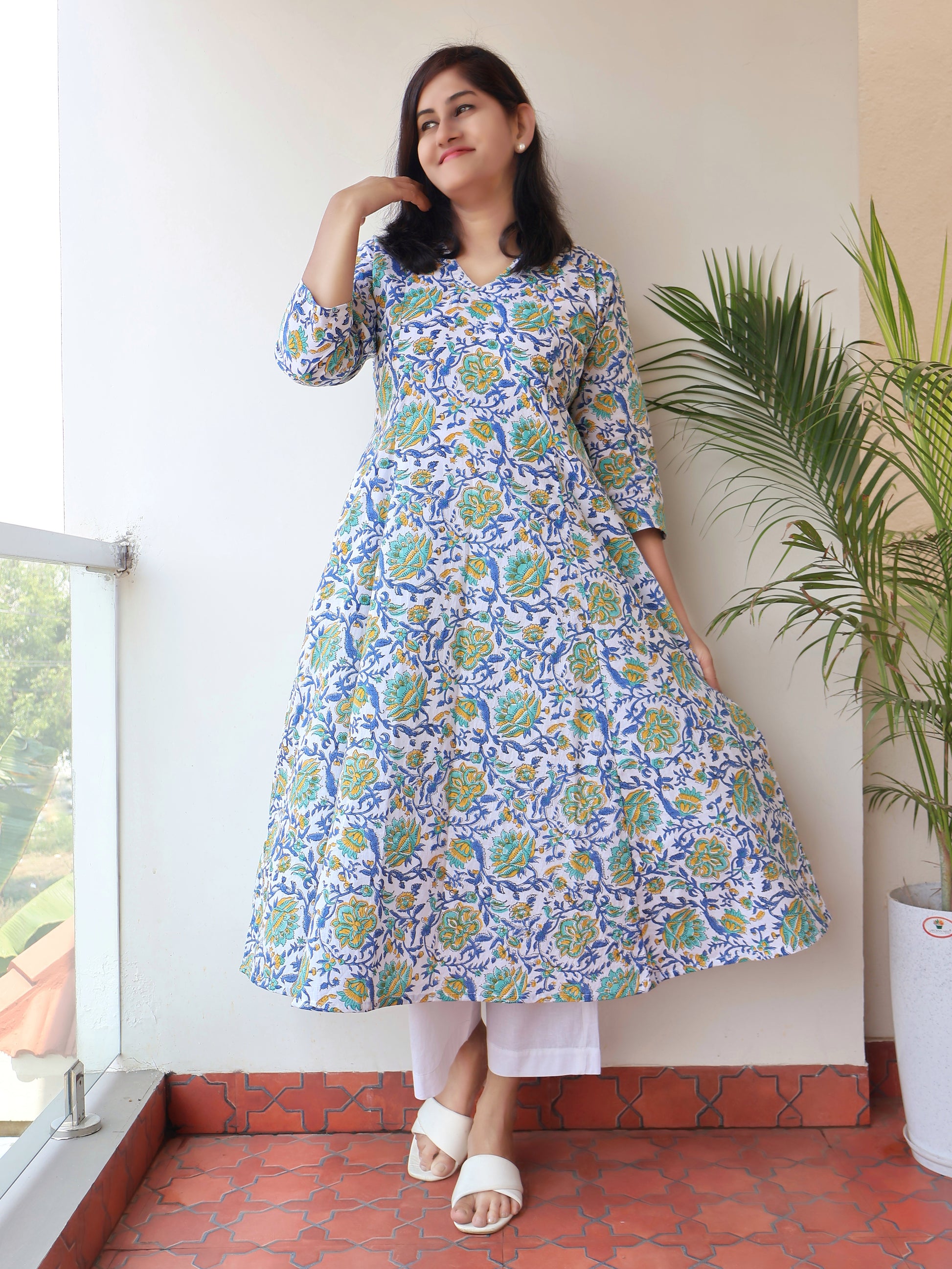 White Vibe Floral Sanganeri Hand Block Cotton Kurta
