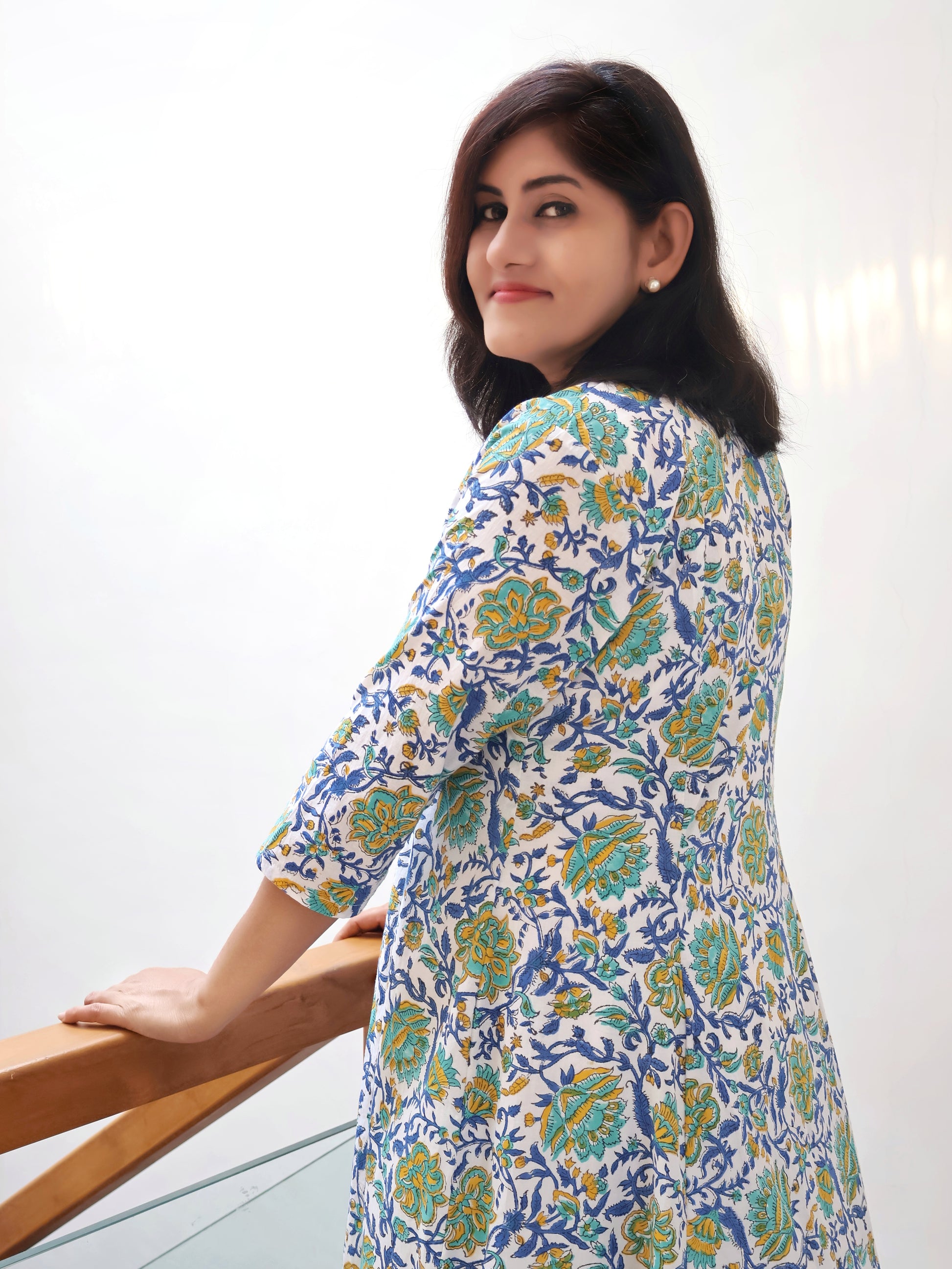 White Vibe Floral Sanganeri Hand Block Cotton Kurta