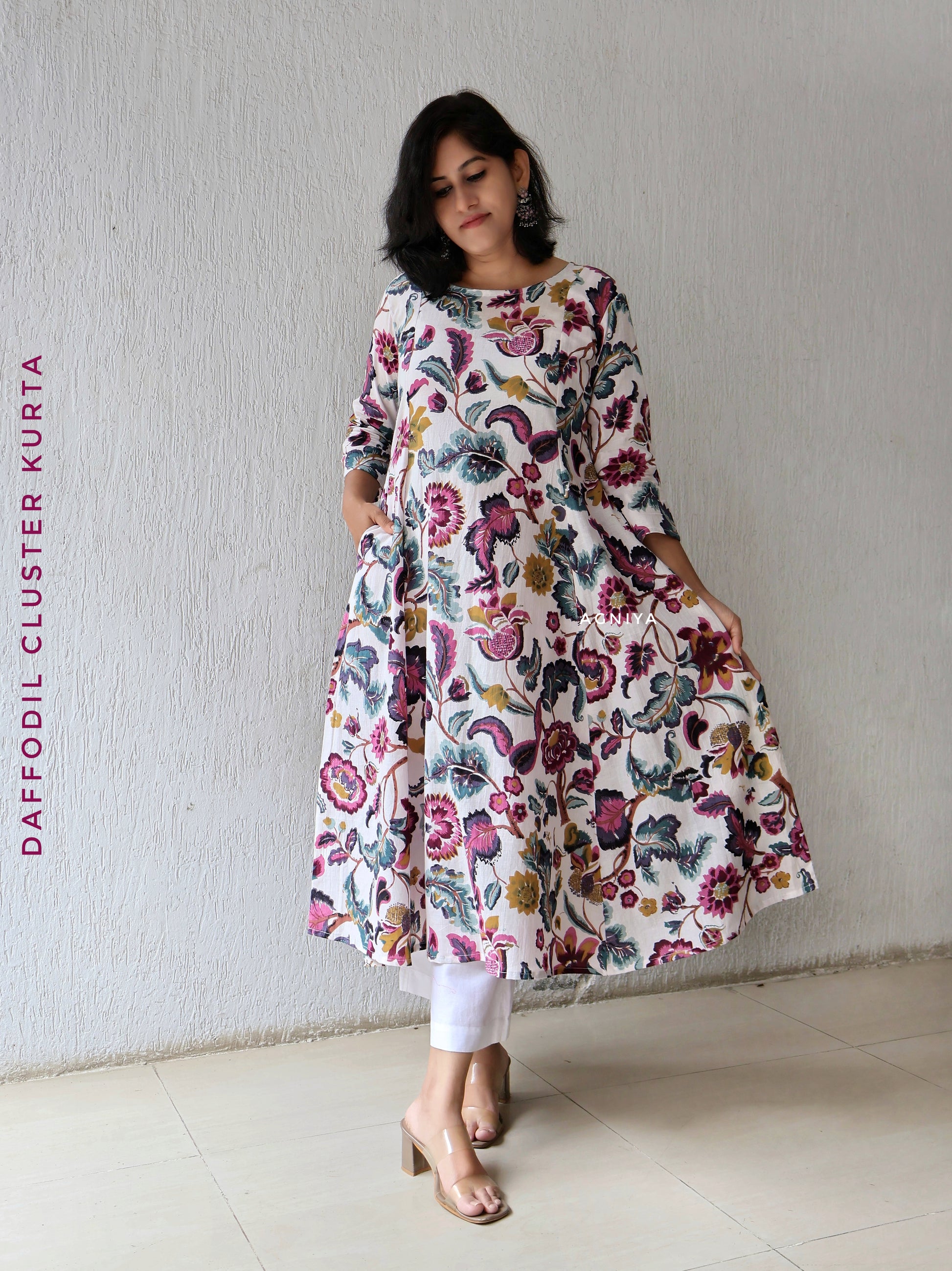Daffodil Cluster Paneled Cotton Kurta ( Last Few Sizes Left )