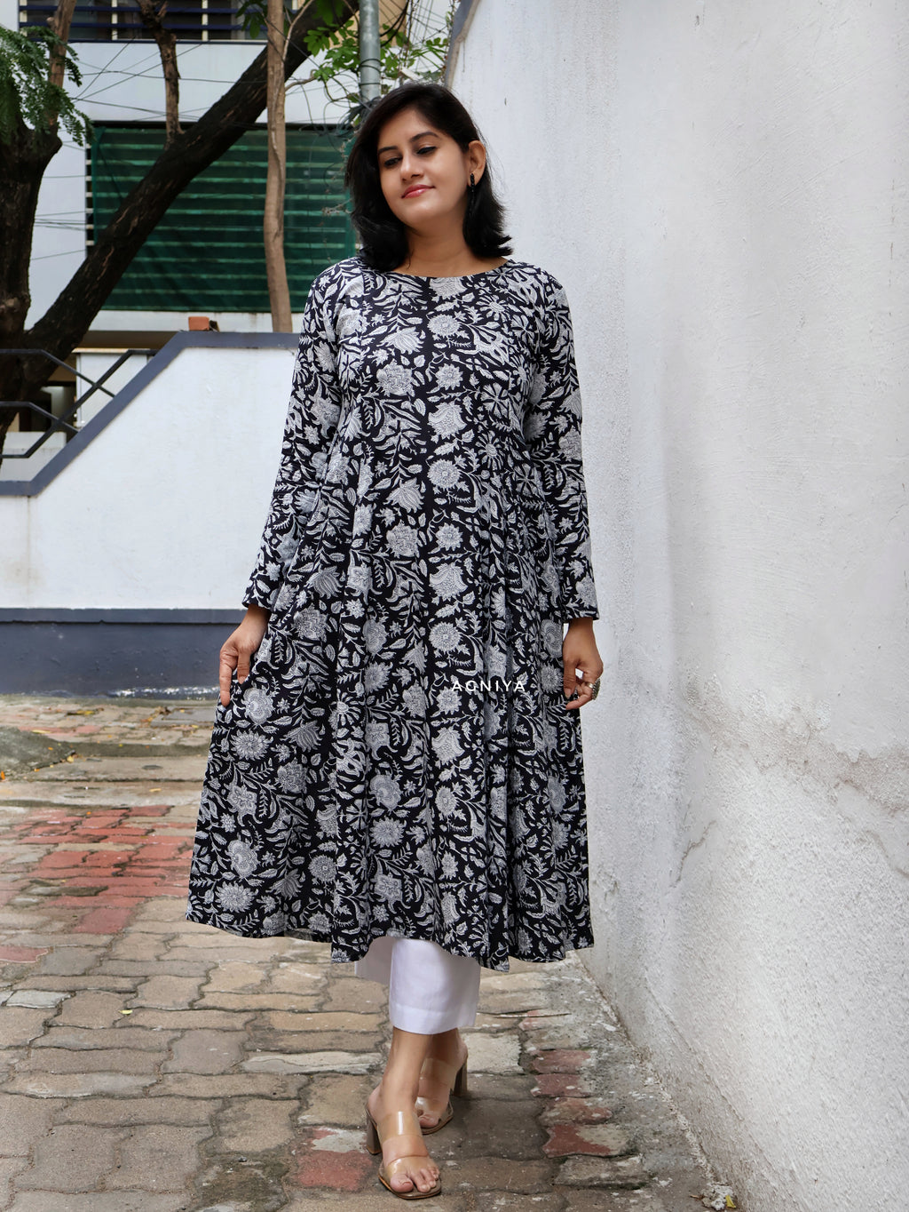 Berry in Black Paneled Cotton Kurta ( Last Few Sizes Left )