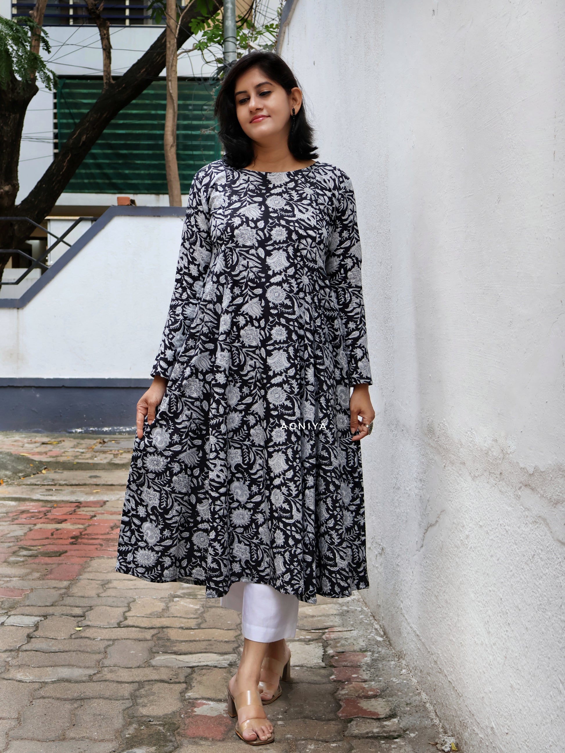 Berry in Black Paneled Cotton Kurta ( Last Few Sizes Left )