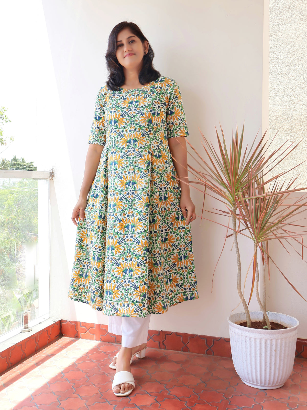 Charm Bloom Paneled Pure Cotton Kurta