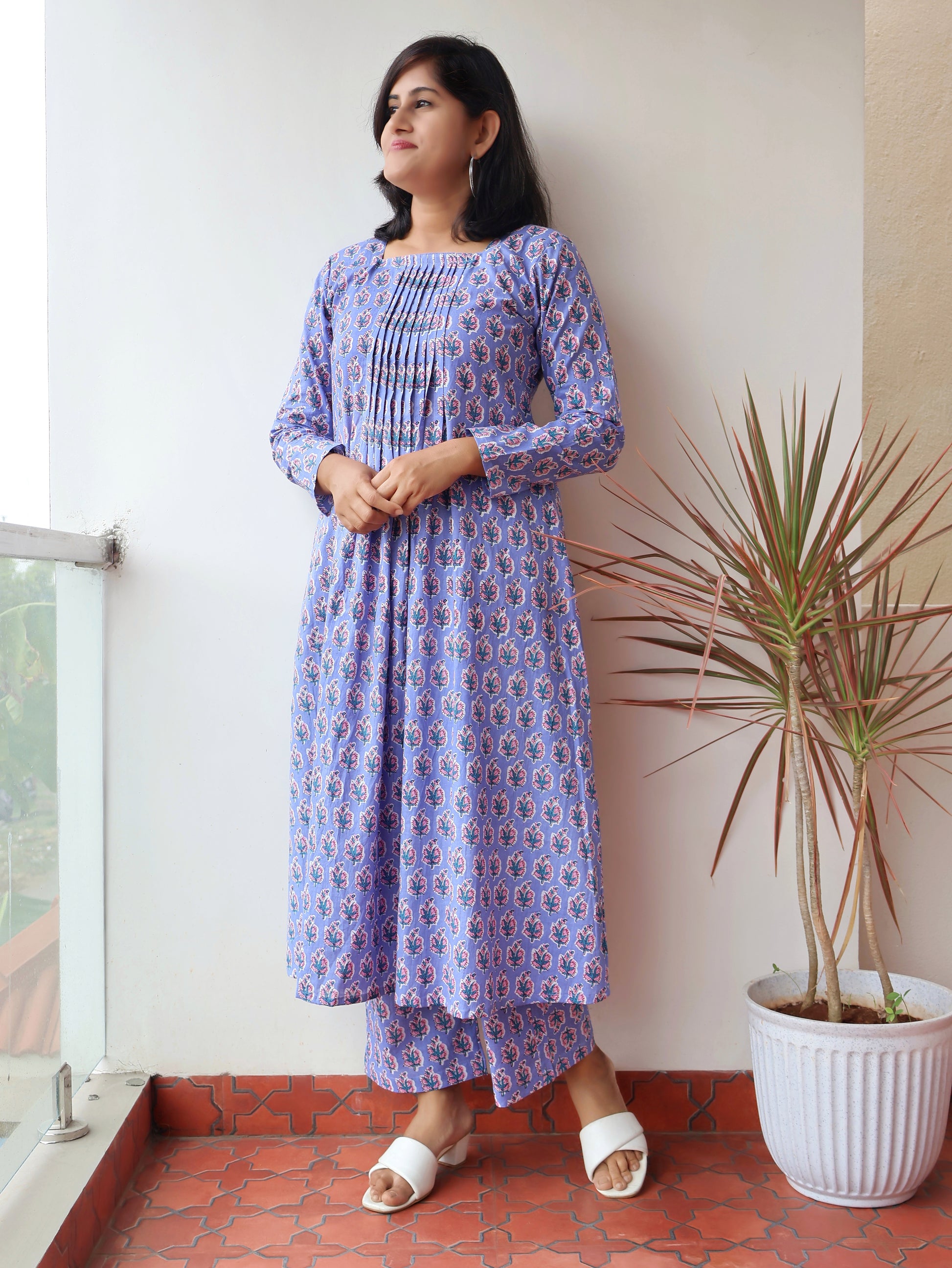 Lavender Dahlia Cotton Pintuck Aline Kurta with Pants