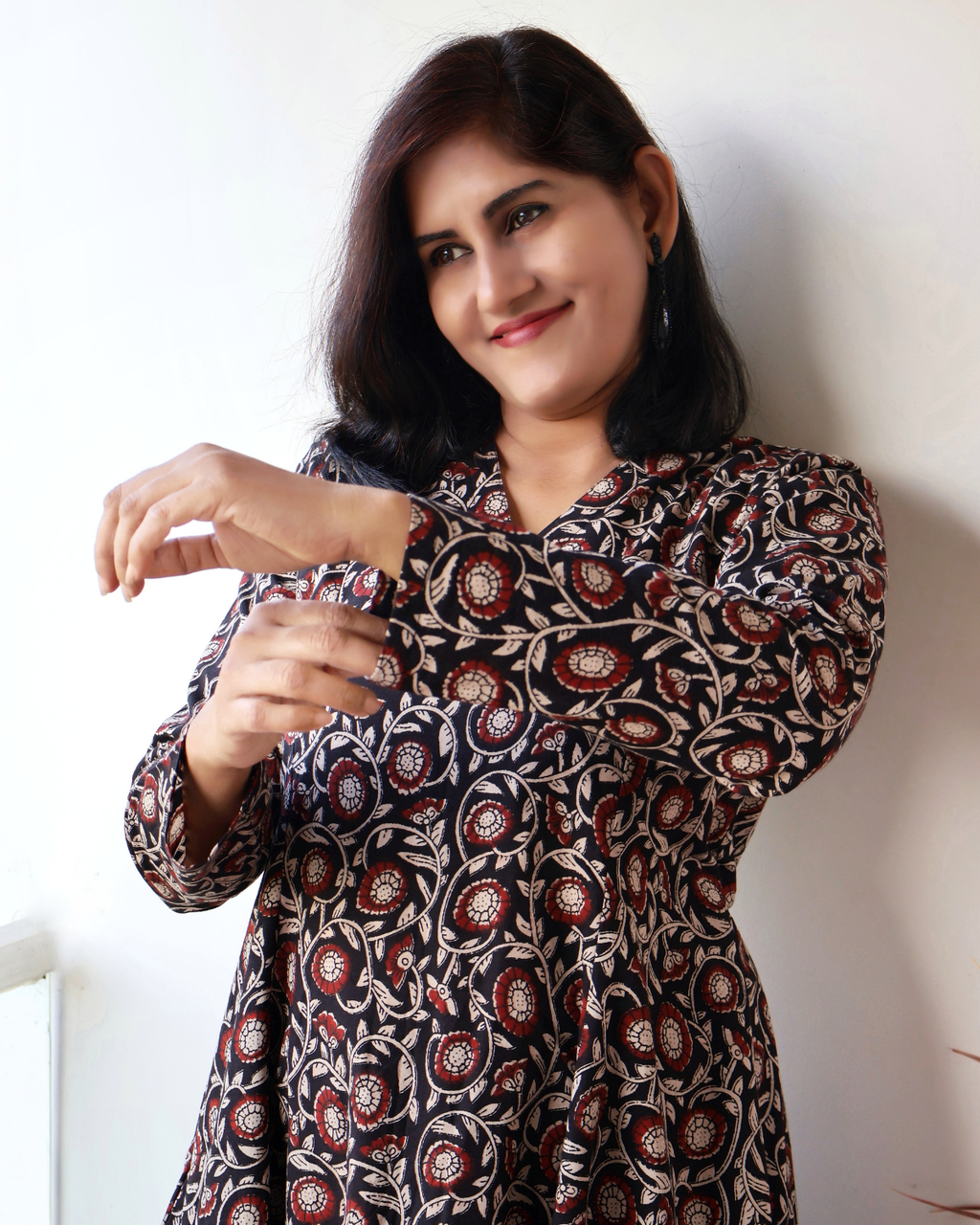 Women’s black cotton Bagru kurta with natural dye hand block print and ethnic panel detailing