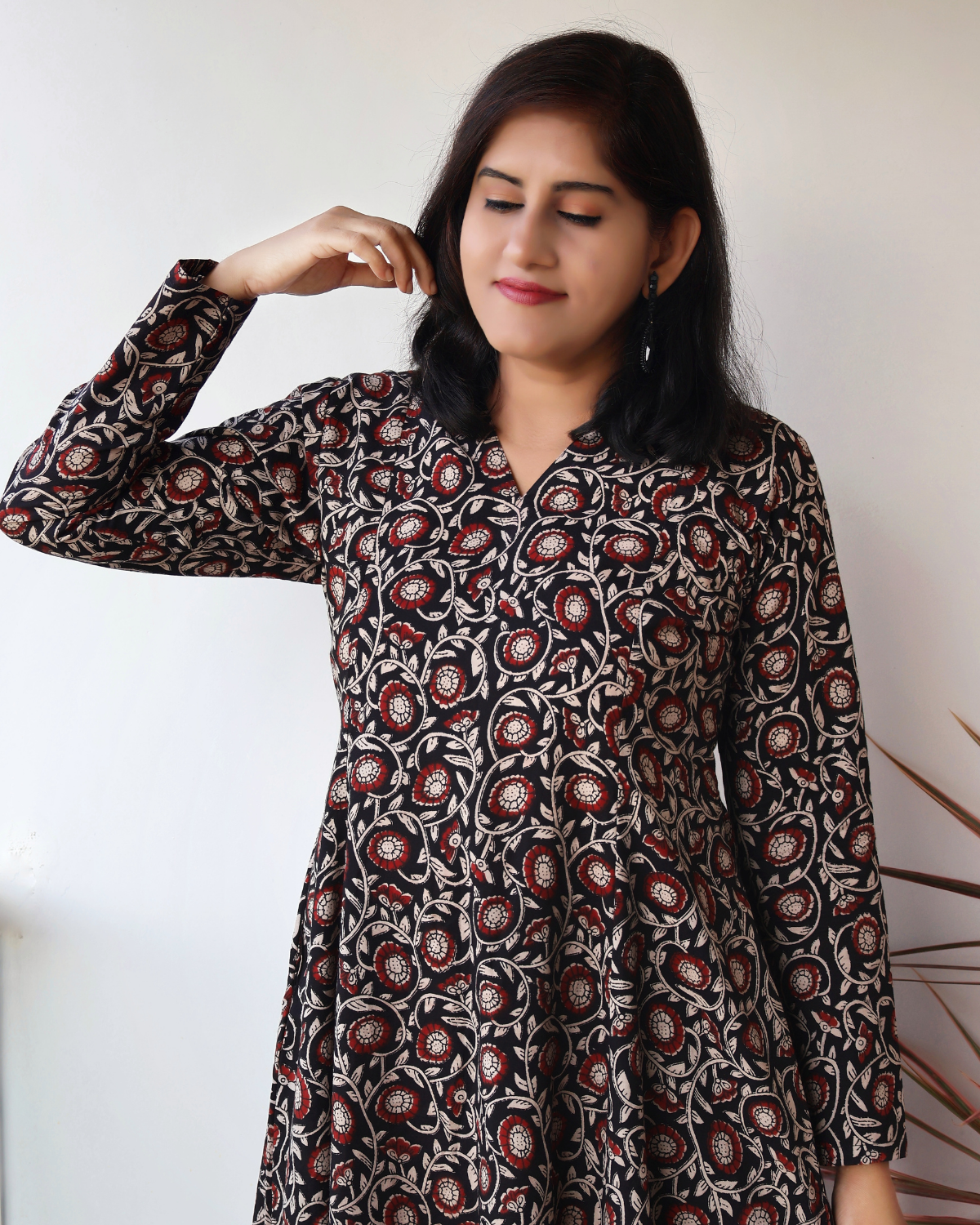Black Bagru block print cotton kurta for women with V-neck and breathable fabric
