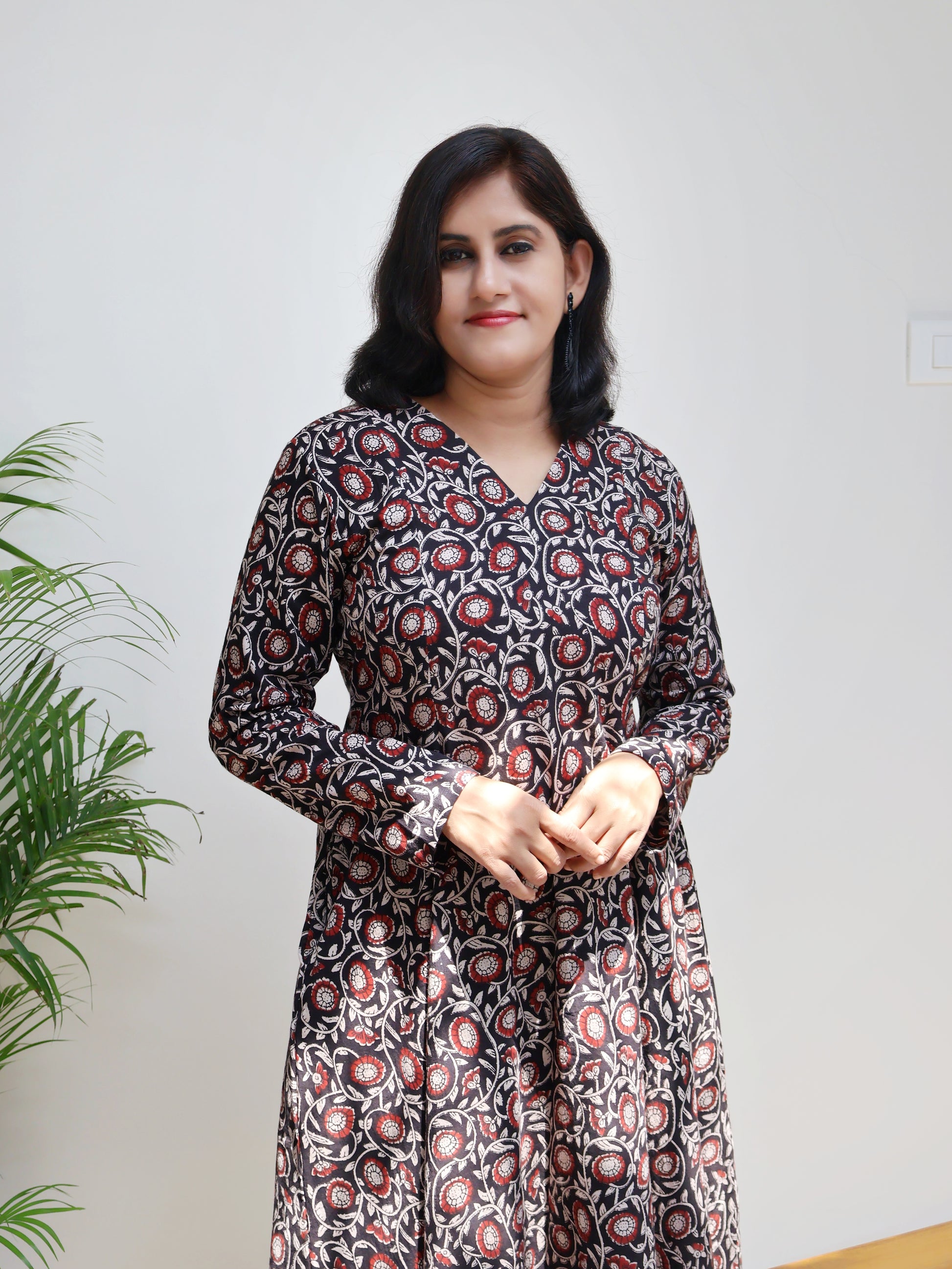 Black pure cotton kurta with traditional Bagru hand block floral prints and V-neckline