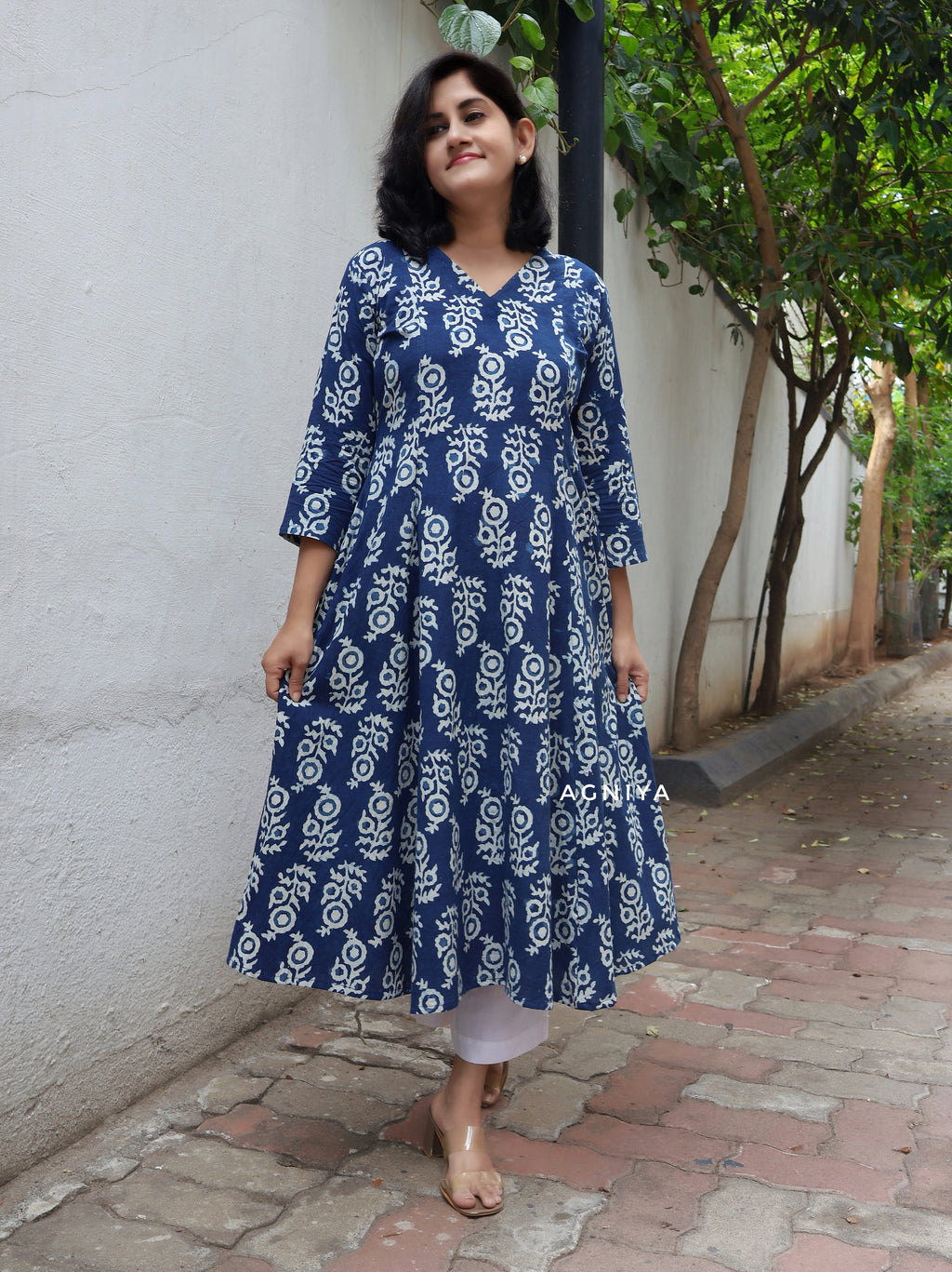 Indigo paneled cotton kurta for workwear and daily wear