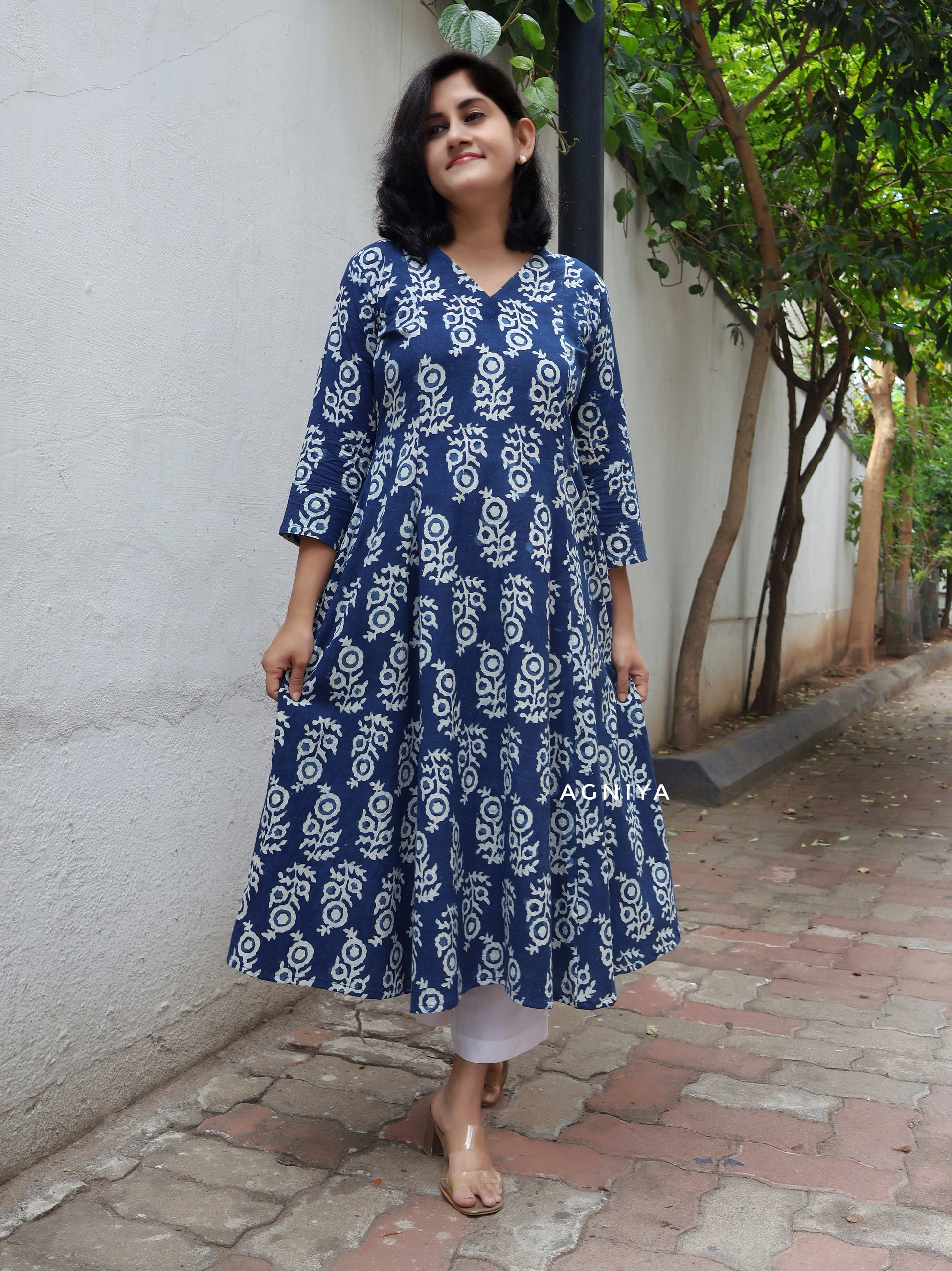 Indigo paneled cotton kurta for workwear and daily wear