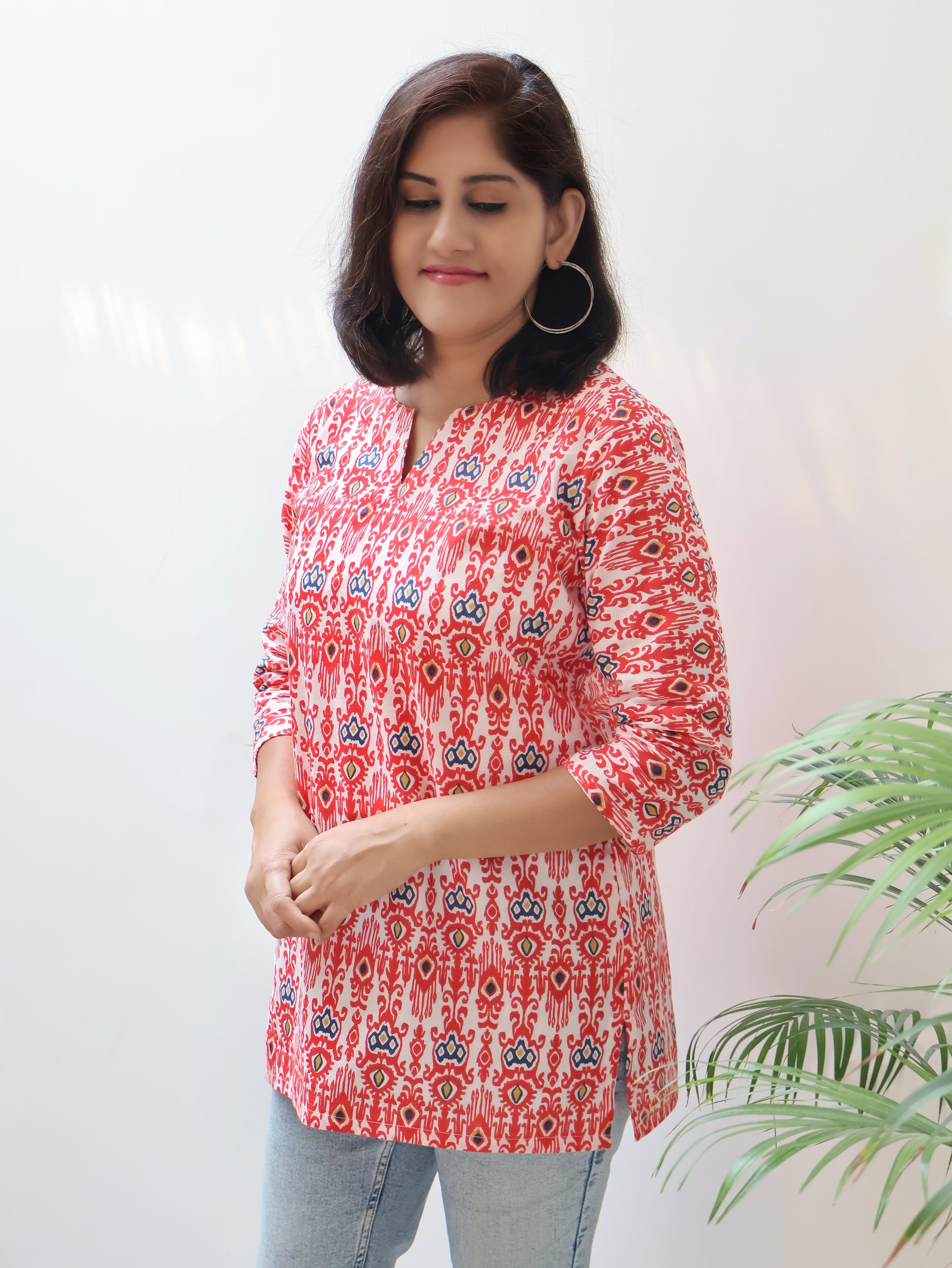 Red White Ira Ikat Print Short Cotton Top with Split V Neck and 3/4 Sleeves