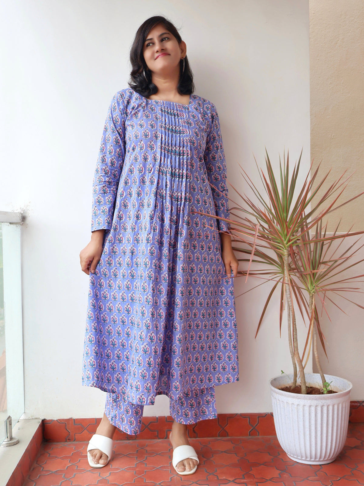 Lavender Dahlia Cotton Pintuck Aline Kurta with Pants