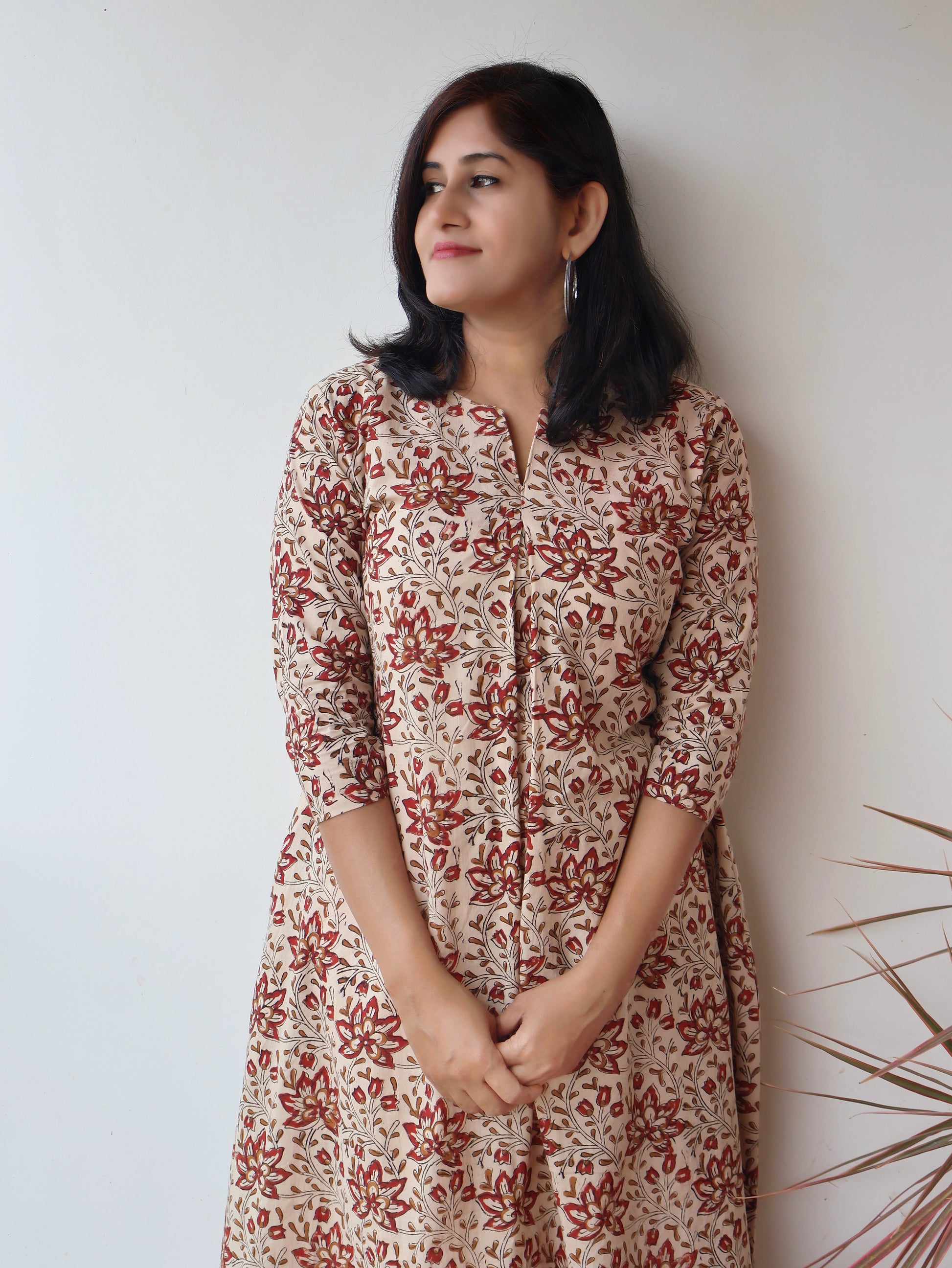Beige Bagru hand block printed cotton kurta for women with red floral design