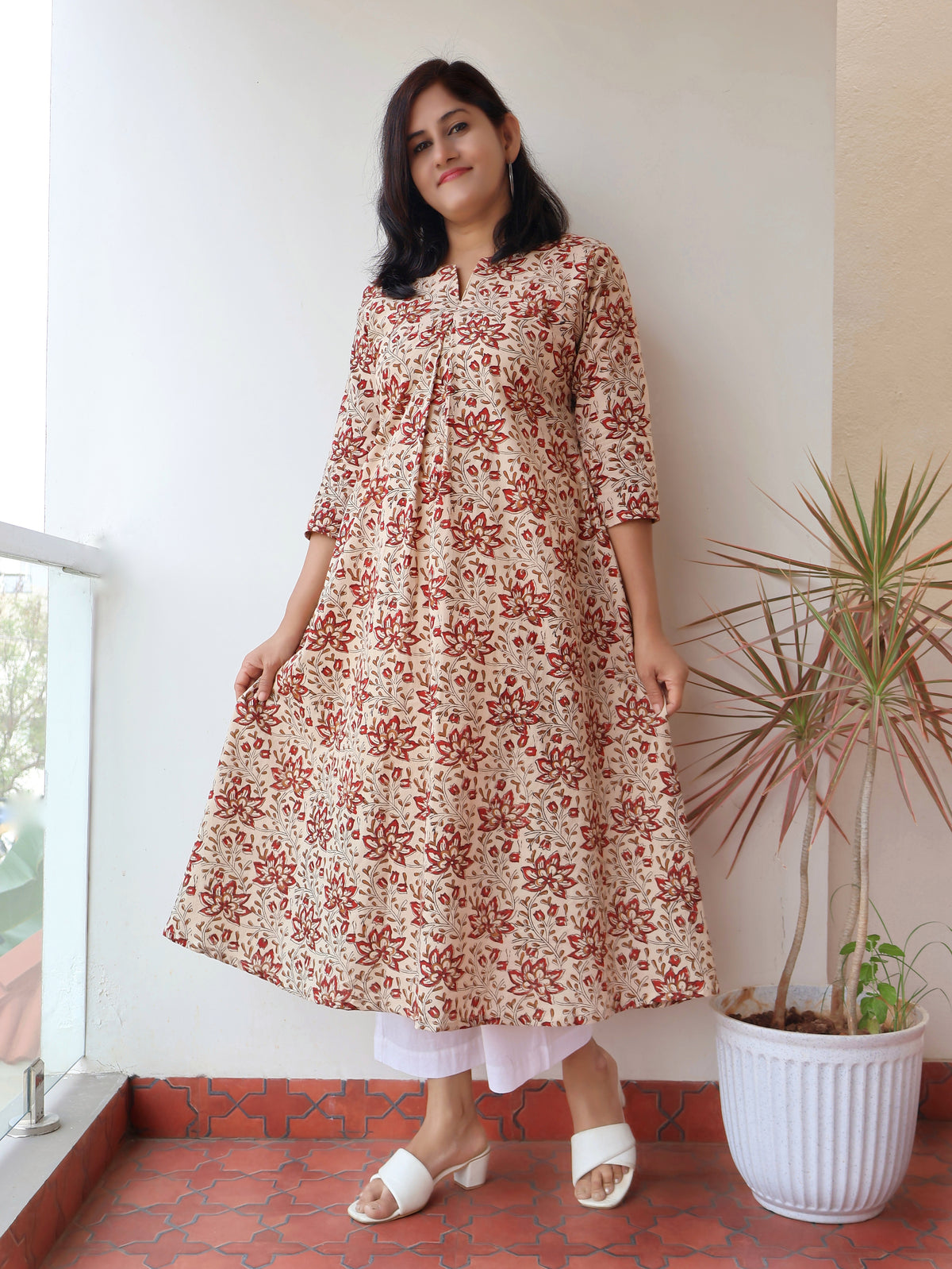 Hand block print cotton kurta for women in beige with red floral Bagru pattern
