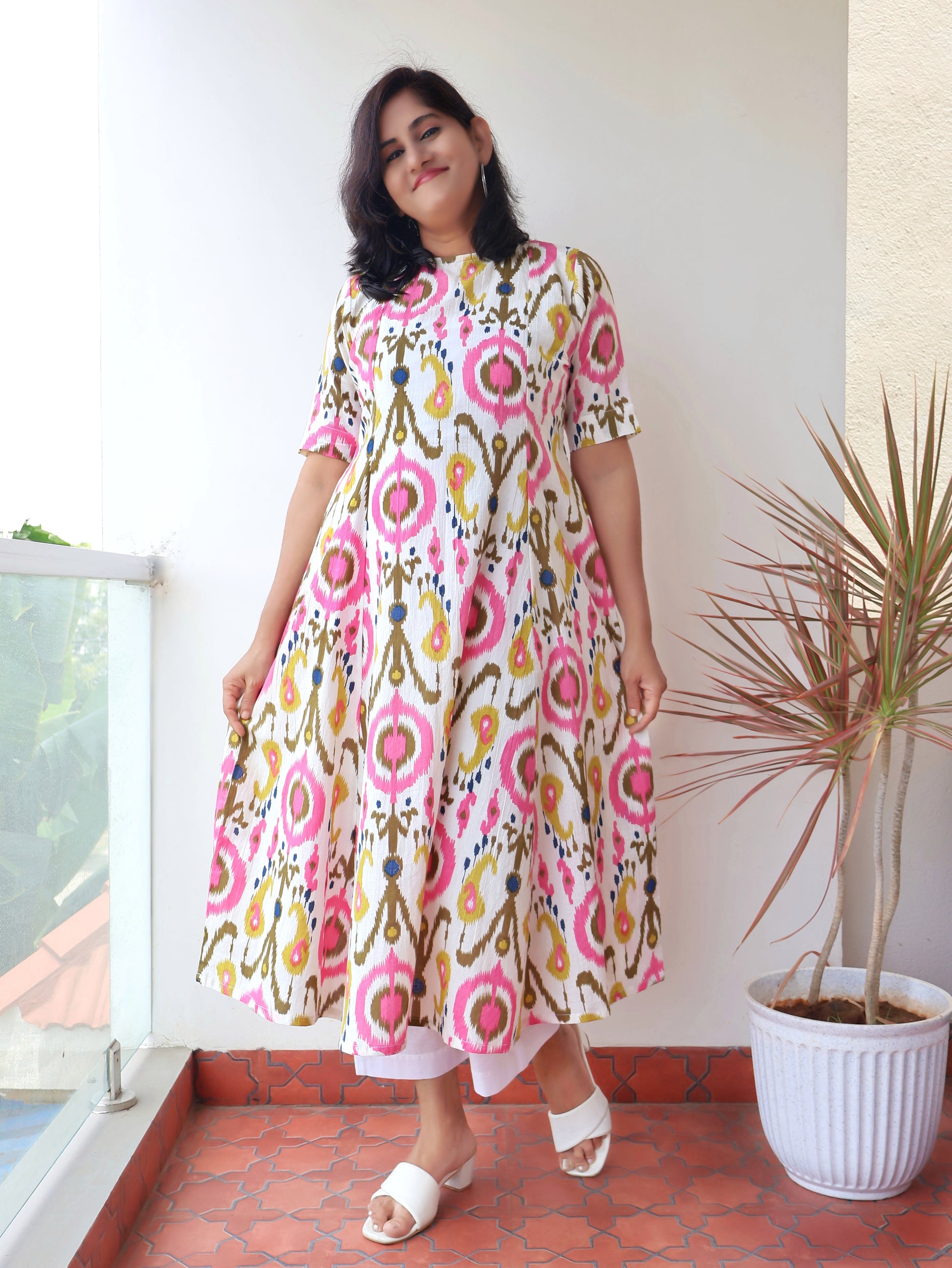 Women’s White Cotton Kurta with Panel Style, Closed Neck and Everyday Comfort Fit